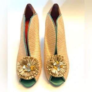 Poetic License woven peep toe booties sz 41  10